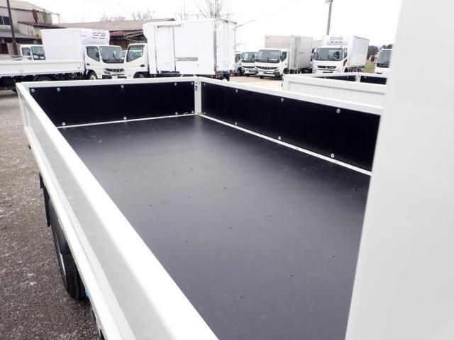 MITSUBISHI CANTER 2025 Image 31