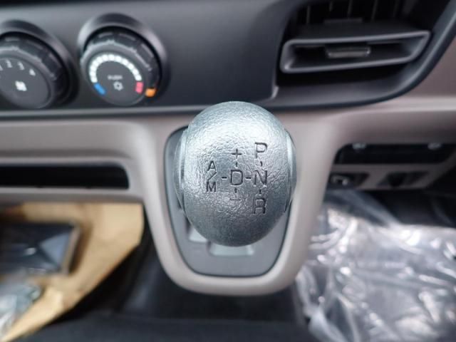 MITSUBISHI CANTER 2025 Image 31