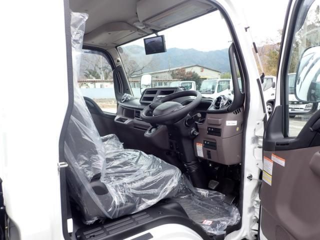 MITSUBISHI CANTER 2025 Image 31