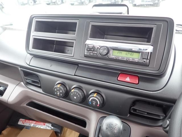 MITSUBISHI CANTER 2025 Image 31