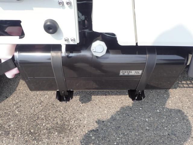 MITSUBISHI CANTER 2025 Image 31