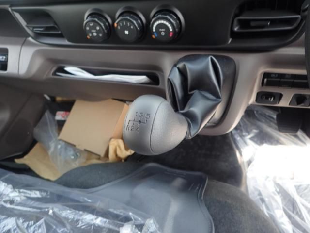 MITSUBISHI CANTER 2025 Image 31