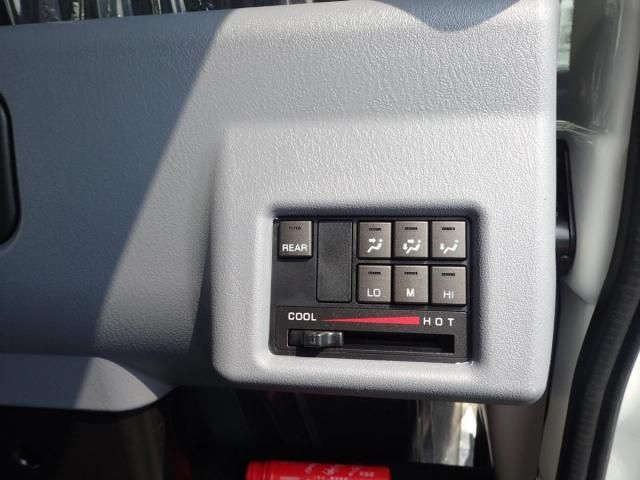 MITSUBISHI CANTER 2025 Image 31