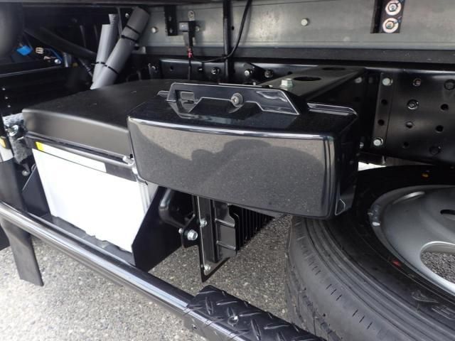 MITSUBISHI CANTER 2025 Image 31