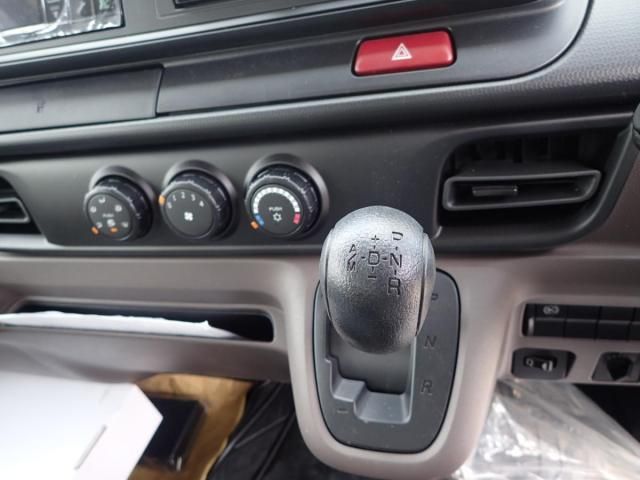 MITSUBISHI CANTER 2025 Image 31