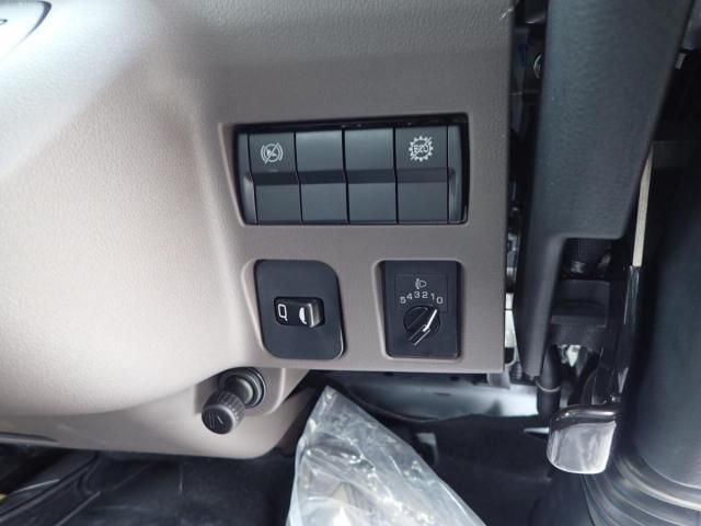 MITSUBISHI CANTER 2025 Image 31