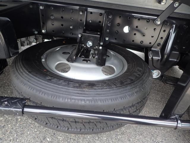 MITSUBISHI CANTER 2025 Image 31