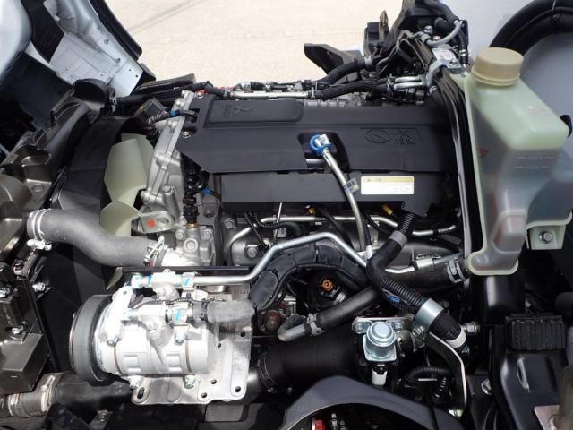 MITSUBISHI CANTER 2025 Image 31