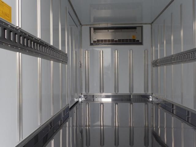 MITSUBISHI CANTER 2025 Image 31