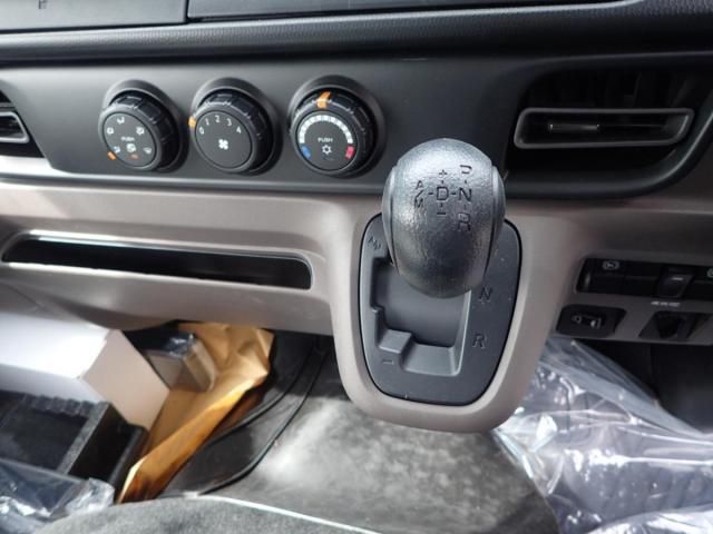 MITSUBISHI CANTER 2025 Image 31