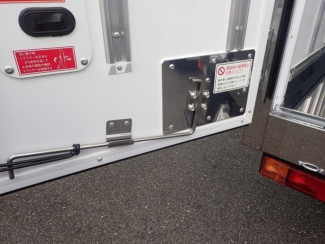 MITSUBISHI CANTER 2025 Image 31