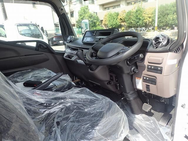 MITSUBISHI CANTER 2025 Image 31