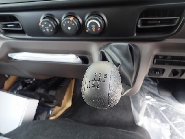 MITSUBISHI CANTER 2025 Image 31