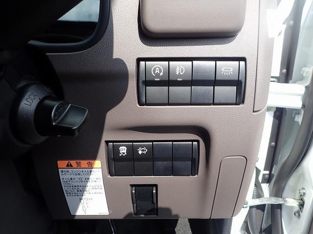 MITSUBISHI CANTER 2025 Image 31