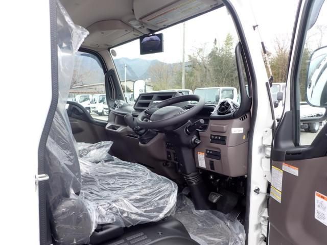 MITSUBISHI CANTER 2025 Image 31