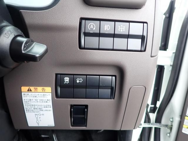 MITSUBISHI CANTER 2025 Image 31