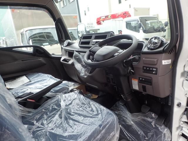 MITSUBISHI CANTER 2025 Image 31