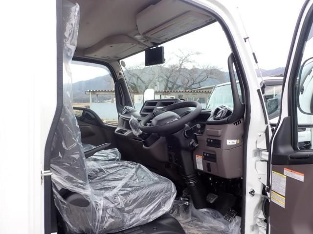 MITSUBISHI CANTER 2025 Image 31