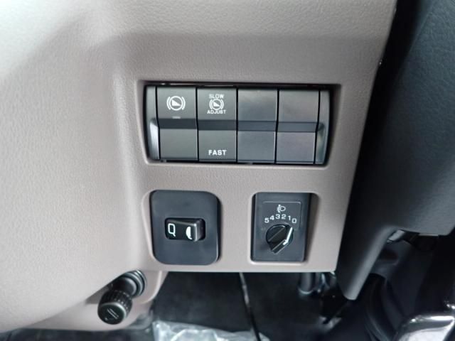 MITSUBISHI CANTER 2025 Image 31