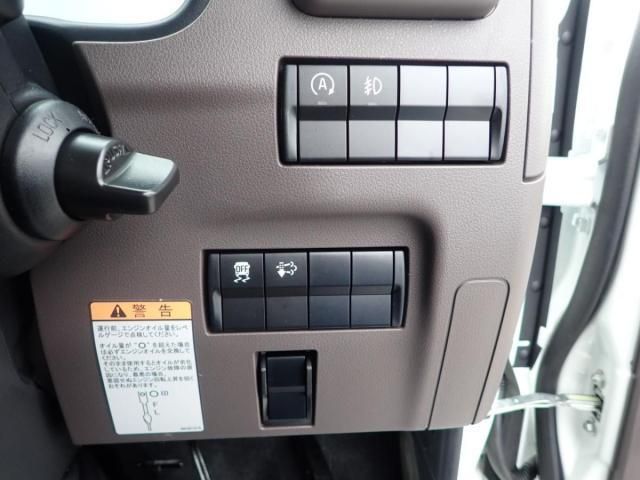 MITSUBISHI CANTER 2025 Image 31