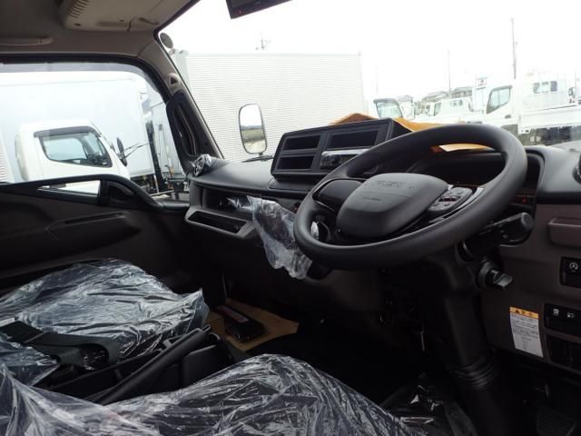 MITSUBISHI CANTER 2025 Image 31