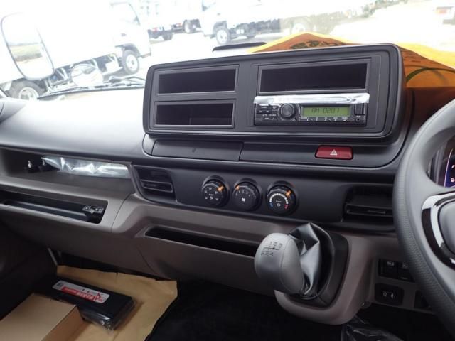 MITSUBISHI CANTER 2025 Image 31