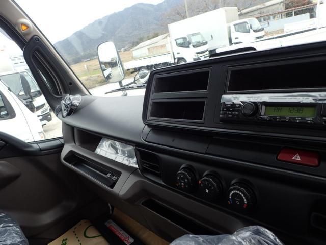 MITSUBISHI CANTER 2025 Image 31