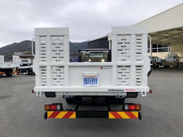 ISUZU ELF 2026 Image 31