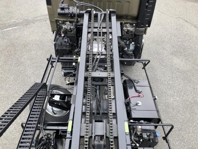 ISUZU ELF 2026 Image 31