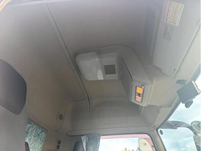 MITSUBISHI FUSOU SUPER GREAT 2016 Image 31