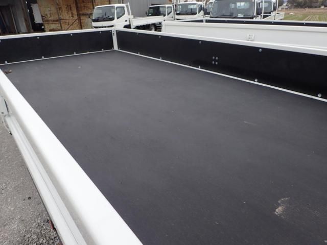 MITSUBISHI CANTER 2025 Image 31