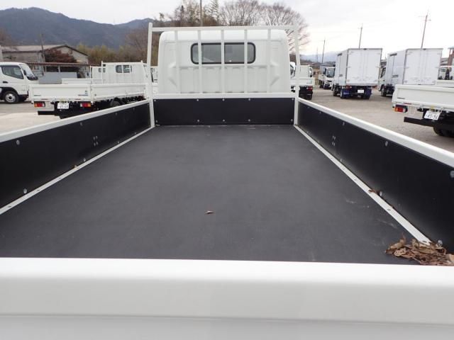 MITSUBISHI CANTER 2025 Image 31