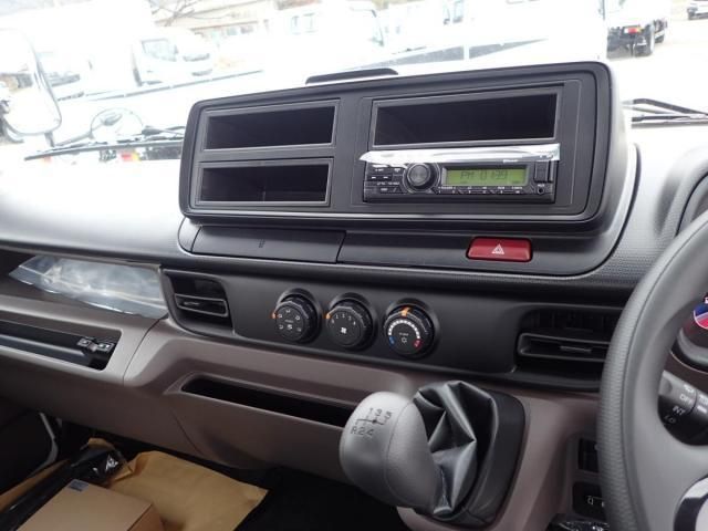 MITSUBISHI CANTER 2025 Image 31