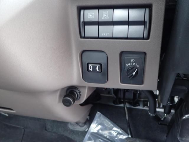 MITSUBISHI CANTER 2025 Image 31