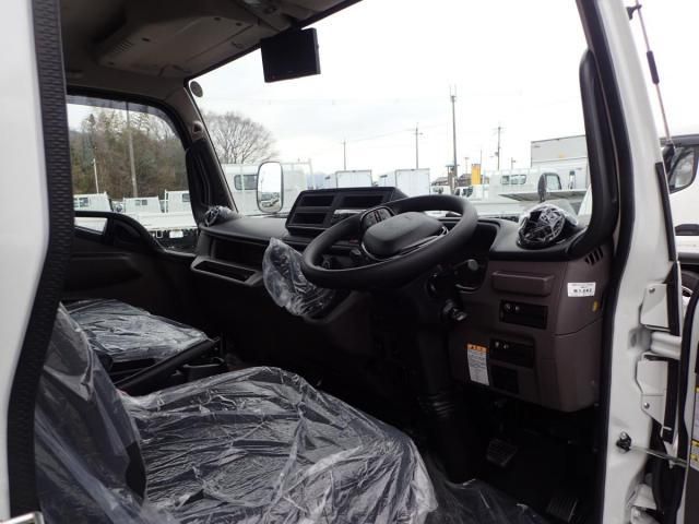 MITSUBISHI CANTER 2025 Image 31