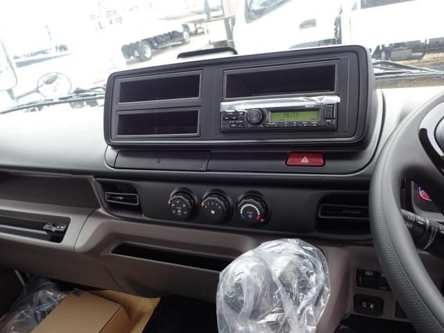 MITSUBISHI CANTER 2025 Image 31