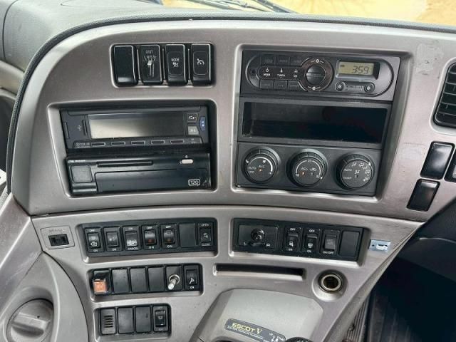 NISSAN DIESEL QUON 2018 Image 31