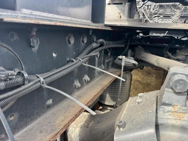 NISSAN DIESEL QUON 2016 Image 31