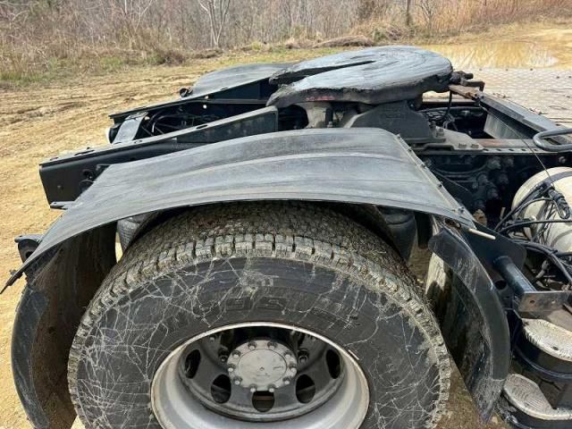 NISSAN DIESEL QUON 2016 Image 31