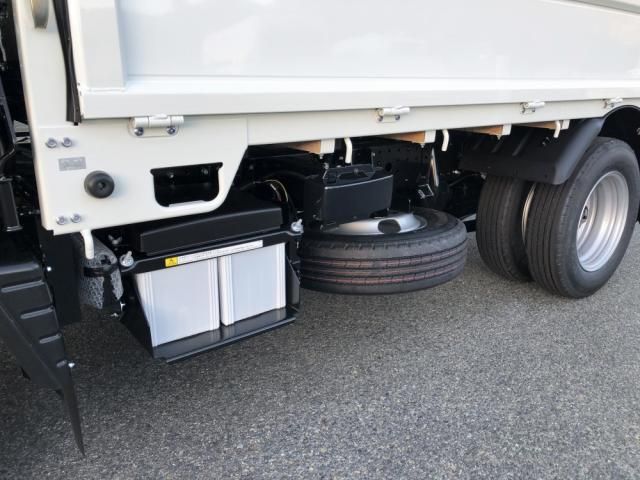 MITSUBISHI CANTER 2025 Image 31