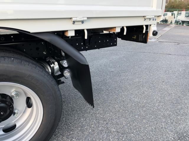 MITSUBISHI CANTER 2025 Image 31