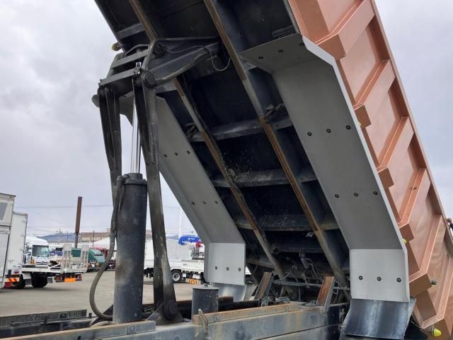 NISSAN DIESEL QUON 2016 Image 31