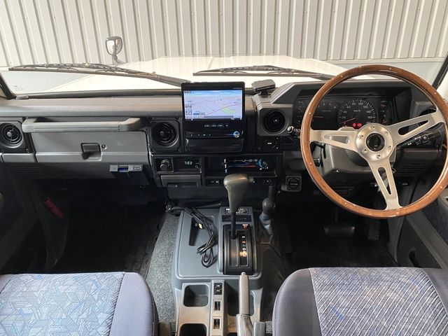 TOYOTA LANDCRUISER VAN 2004 Image 31