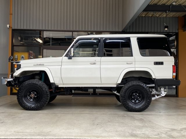 TOYOTA LANDCRUISER VAN 2004 Image 31