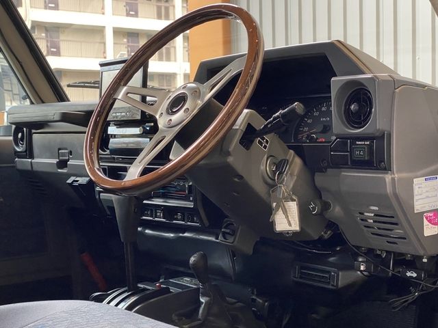 TOYOTA LANDCRUISER VAN 2004 Image 31