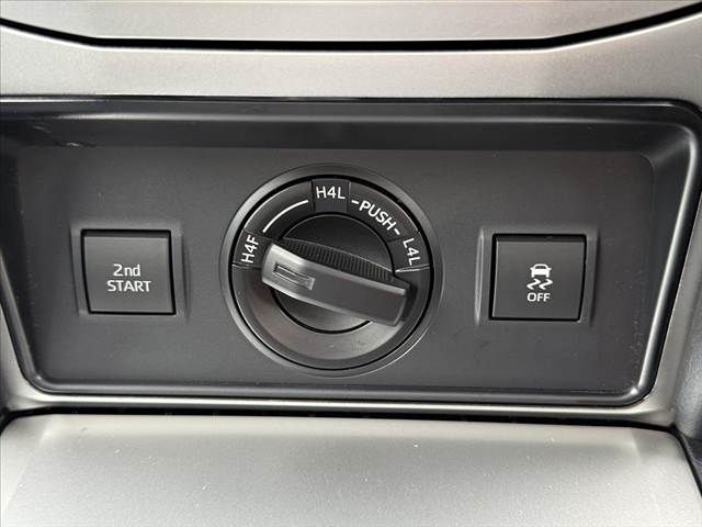 TOYOTA LANDCRUISER PRADO 2023 Image 31