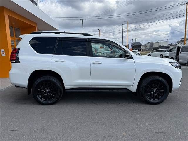 TOYOTA LANDCRUISER PRADO 2023 Image 31