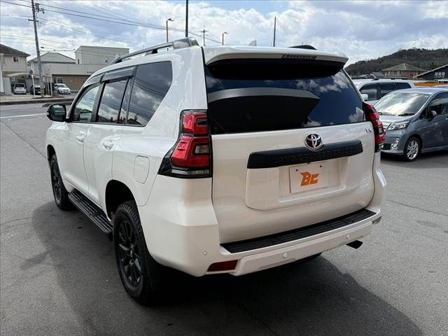 TOYOTA LANDCRUISER PRADO 2023 Image 31