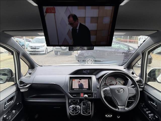 TOYOTA NOAH 2016 Image 31