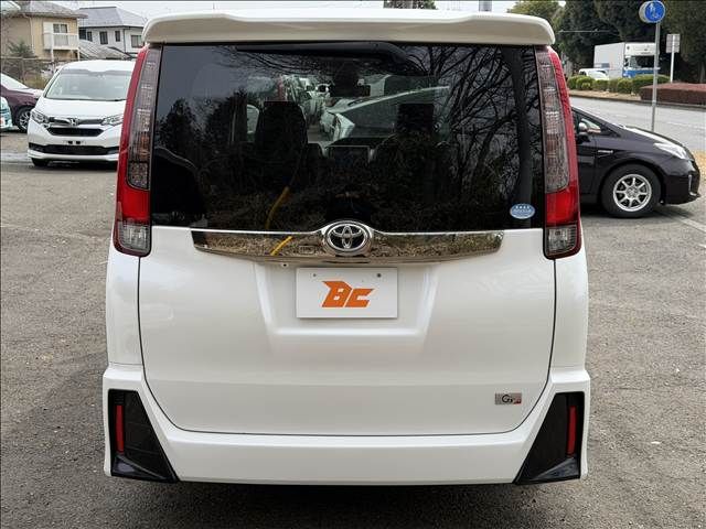 TOYOTA NOAH 2016 Image 31